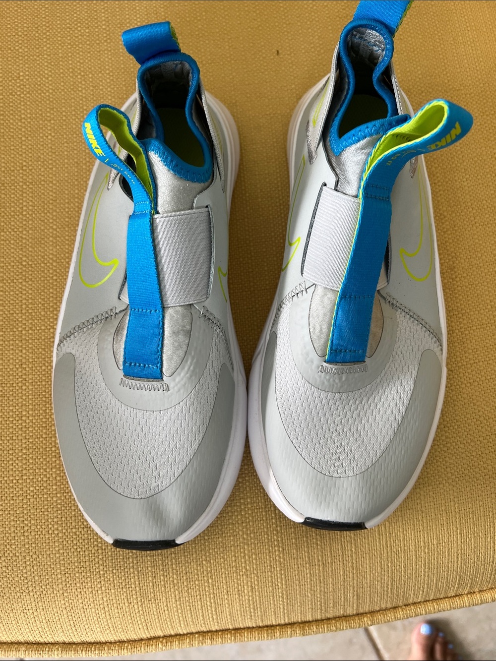 Nike Kids Slip-On Sneakers in Gray with Blue & Neon Yellow Accents size 4y
